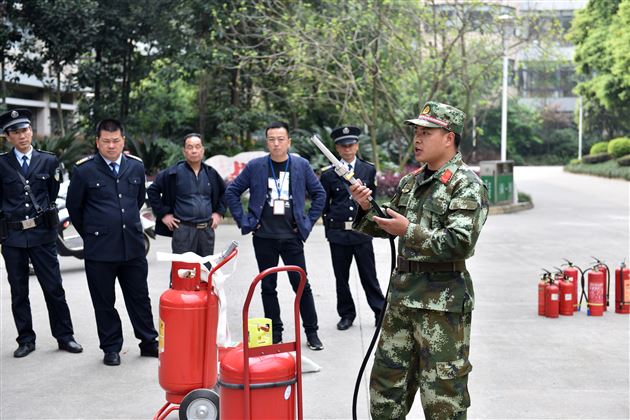 消防演练常抓不懈 全力构筑平安校园——双流消防走进棠外开展消防安全教育