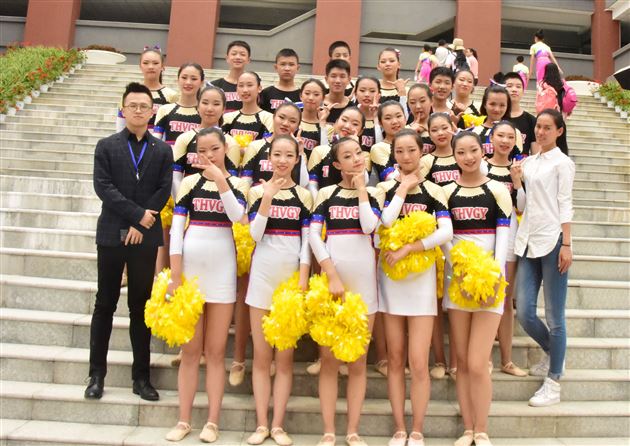 棠外啦啦操队参加“运动成都”2018年校园啦啦操锦标赛夺冠