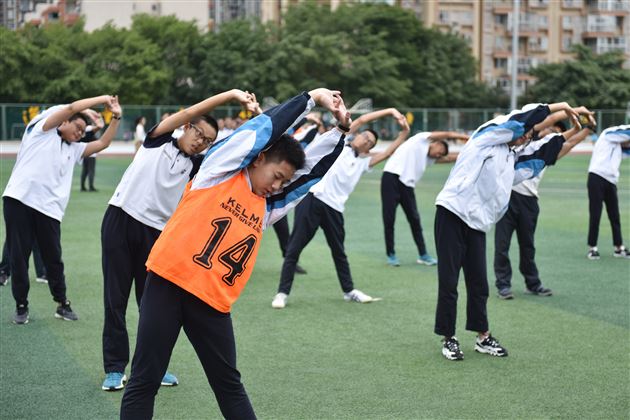 棠外高中部举行第十五届班级队列队形跑操比赛