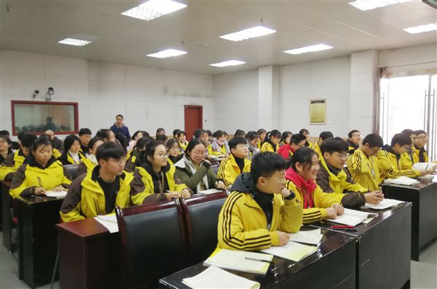 高中数学组教师廖欢在“教坛新秀”赛课活动中夺冠