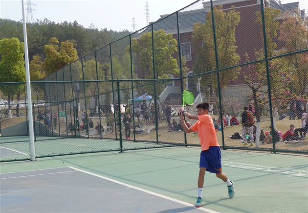 我校网球健儿参加首届四川省校园网球特色学校网球比赛载誉而归