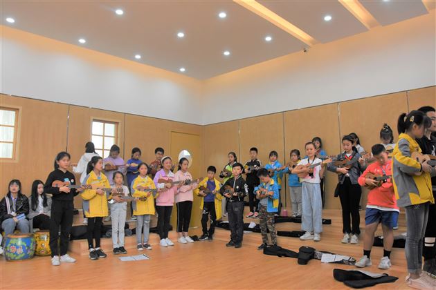 成都艺术职业学院音乐学院2018级学生到我校附小进行教育见习活动