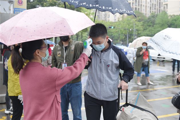 疫散终有时 花开学子归——棠外初二、高二学子返校复学