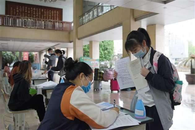 疫散终有时 花开学子归——棠外初二、高二学子返校复学