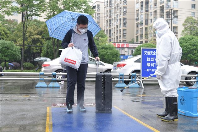 疫散终有时 花开学子归——棠外初二、高二学子返校复学