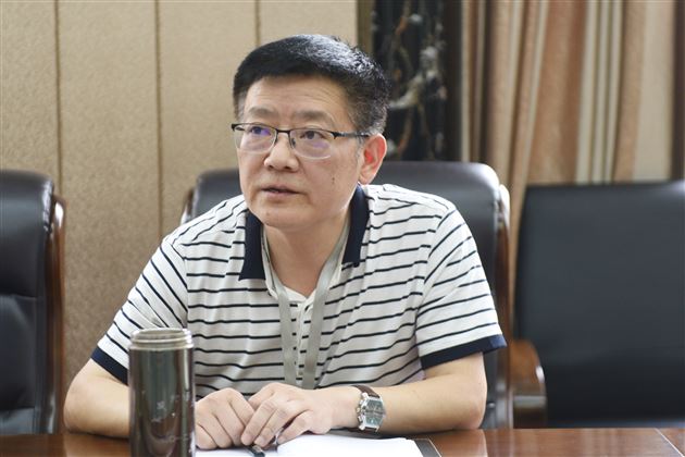 我校召开“小、初、高思政课一体化建设”研讨会