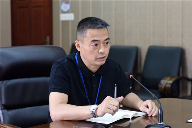 我校召开“小、初、高思政课一体化建设”研讨会