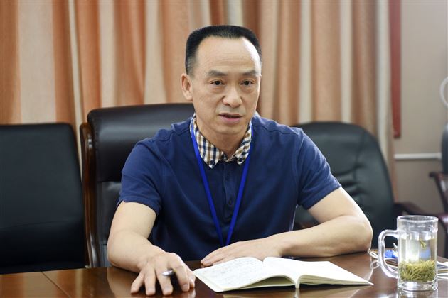 我校召开“小、初、高思政课一体化建设”研讨会