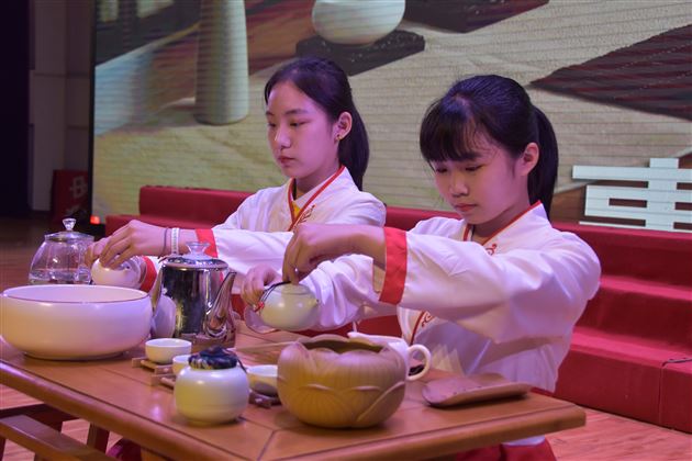 学茶艺 品茶香 识茶礼——记棠外附小六年级家长义工课堂 