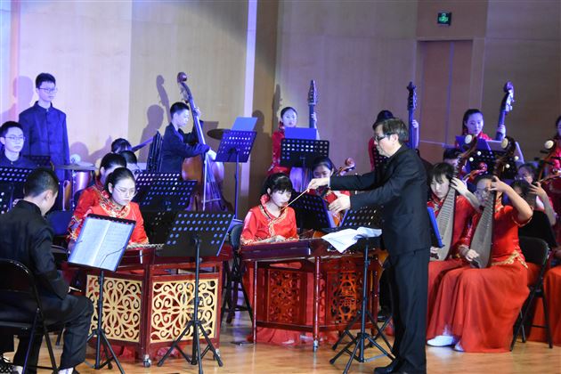 棠外飞鹰艺术团民乐团代表双流区参加成都市第十三届学生艺术节器乐合奏比赛荣获一等奖