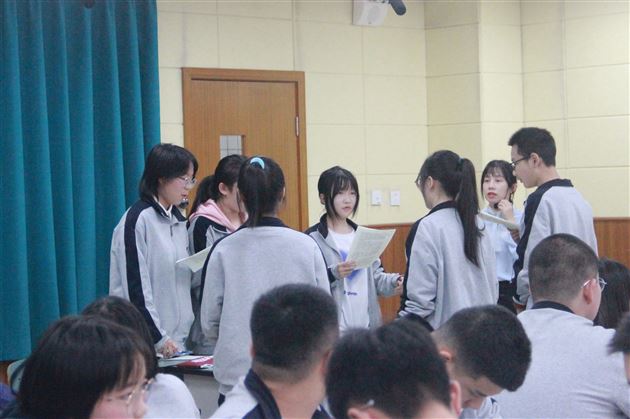 棠外高中举行“修身班会课”课例研讨活动