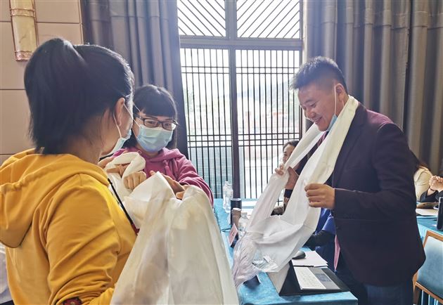 棠外教师刘勇参加2021年教育部三科统编教材巡讲活动
