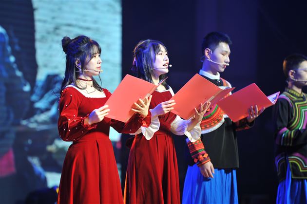 成都棠湖外国语学校2021年校园艺术节展演暨2022年新年文艺联欢晚会隆重举行