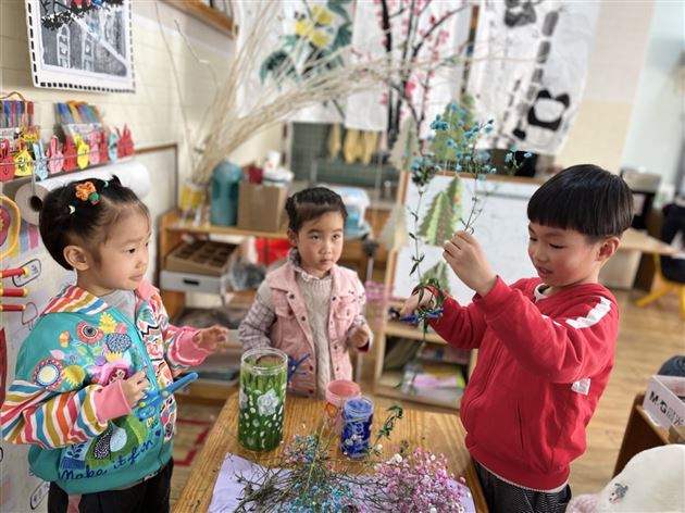 温暖三月 浓情相伴——棠外实验幼儿园开展“三八节”主题教育活动