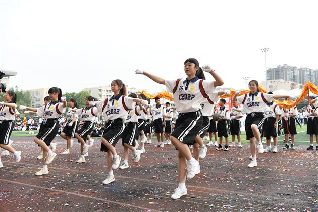 展学子青春风采 迎棠外廿年华诞——记棠外初中第十九届田径运动会