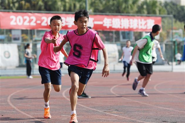 展学子青春风采 迎棠外廿年华诞——记棠外初中第十九届田径运动会 