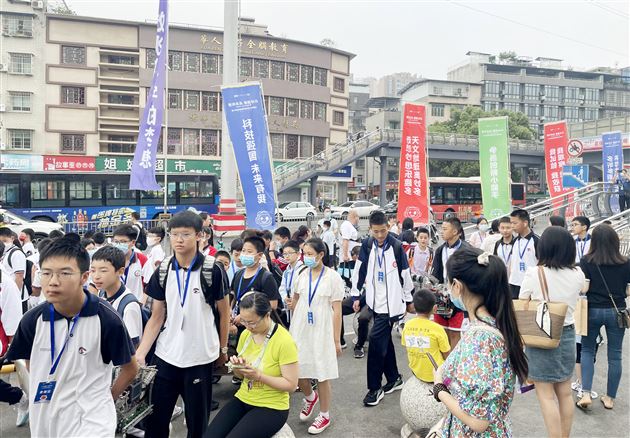 喜报：棠外初中学子参加全国青少年科技教育成果展示大赛（四川省）获一等奖 