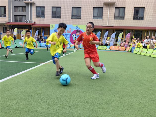 堪比贵州“村超”的棠宝“幼超“来啦——棠湖仁智幼儿园举行首届“幼超”足球嘉年华活动