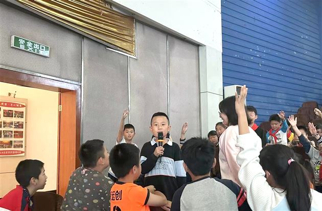 中国梦 飞行梦——棠外附小五年级家长义工课堂开讲啦