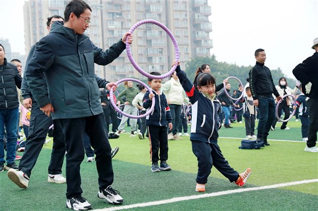 一起“趣”运动——2023年棠湖仁智幼儿园冬季亲子运动会 