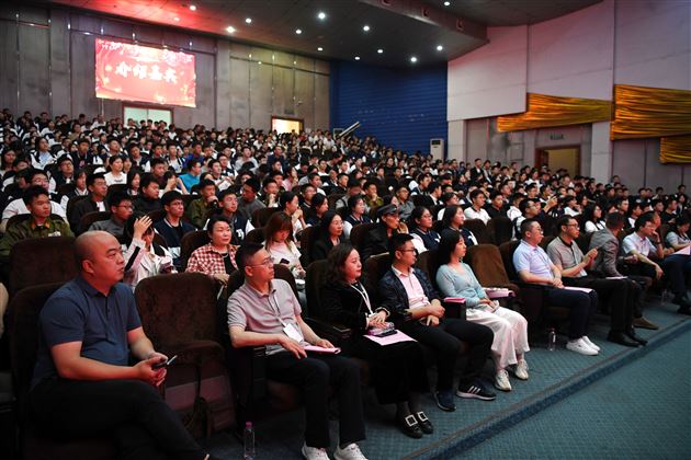 演绎人生百态 点亮青春舞台——棠外仁譞文学社举办第十九届话剧展演活动（高2023级）