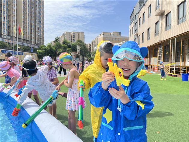 欢乐六一缤纷过 花式过节创意多——棠湖仁智幼儿园六一系列活动 