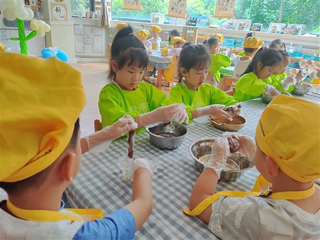 欢乐六一缤纷过 花式过节创意多——棠湖仁智幼儿园六一系列活动