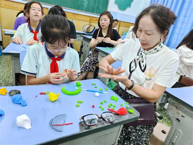 兴趣润童年  特色展风采——棠外附小举行校本课程展示活动 