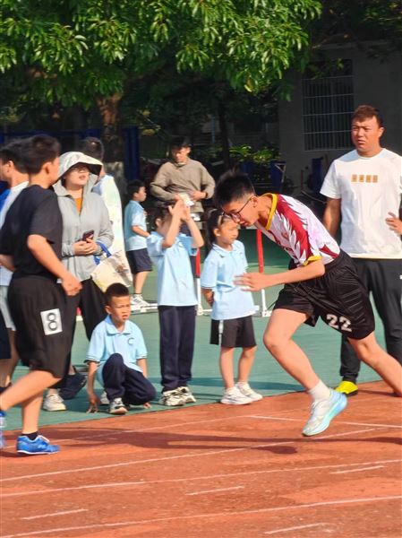 6.12班燕麒屹