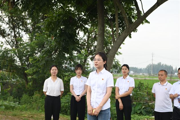 迎七一跟党走 强党性铸师魂——中共成都棠湖外国语学校教辅总支部委员会主题党日活动