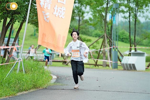 棠外师生定向越野赛展风采