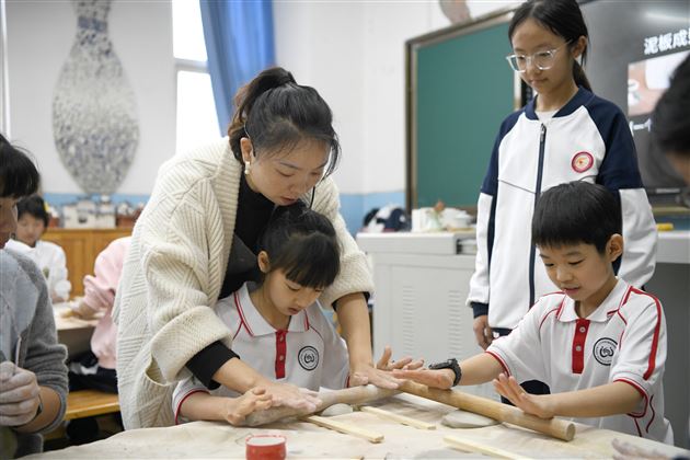 校园有“戏” 青春相“剧”——记棠外师生与北京第一六六中学《百合花颂》剧组师生同台联谊