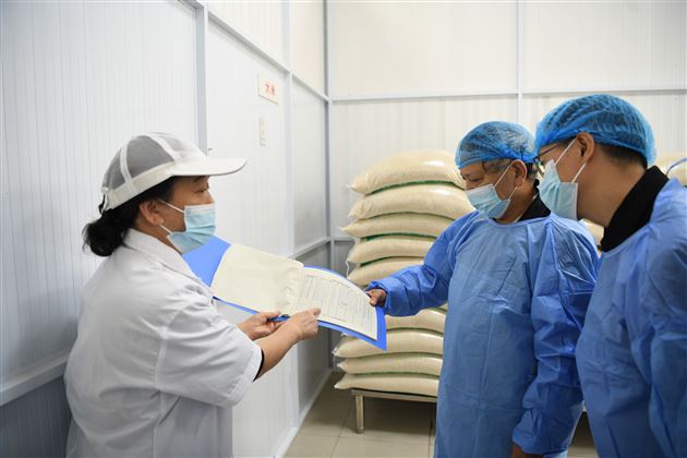 健康相伴，眼见为“食”——棠外膳食管理学生委员会深入学校餐厅参观 