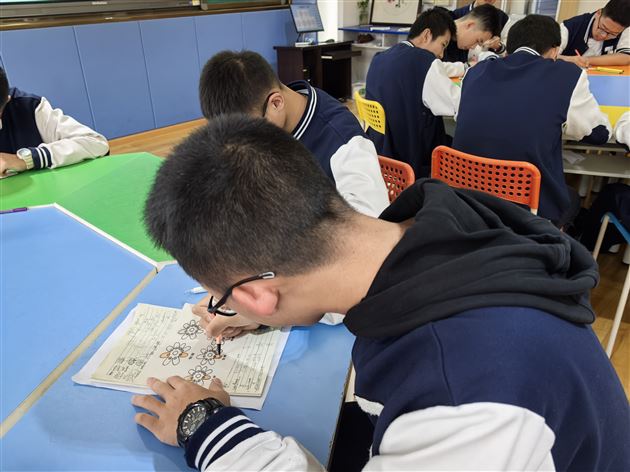 送你一朵小红花——棠外高中开展生涯规划辅导课 