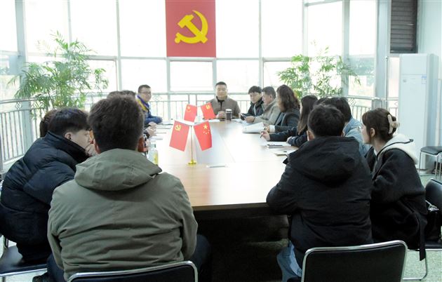 棠外初中召开新进青年教师座谈会：以关怀促成长，用行动助发展