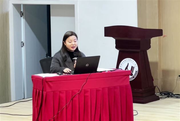 棠外附小李春花、韩黎老师受邀为全区语文教师做教材解读培训