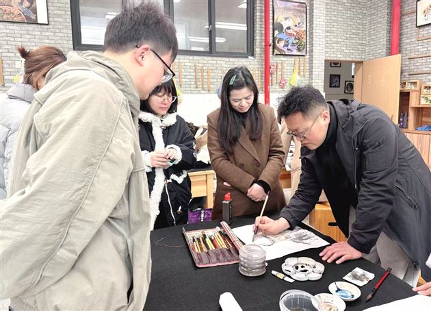 水墨传薪续华章，丹青溢彩绘新篇——棠外附小王宪龙老师为双流区教师国画团做专题培训
