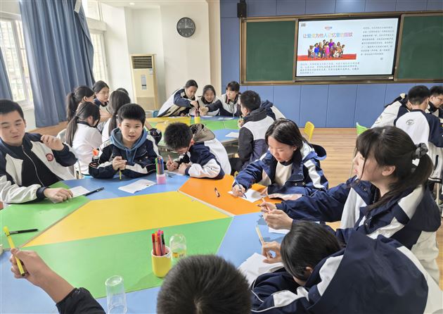 以光影疗愈心灵 用文化叩问生命——棠外初2024级“光影疗愈·电影心灵映”心理健康主题活动