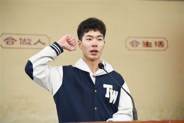 梦驰赛场燃青春 “径”彩飞扬展风华——棠外高中举行“多威杯”第二十一届田径运动会 