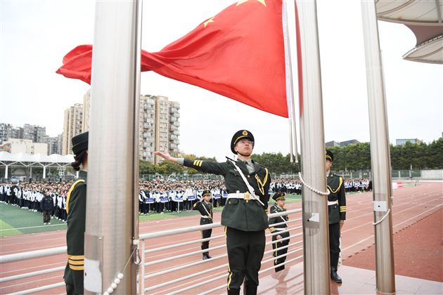 梦驰赛场燃青春 “径”彩飞扬展风华——棠外高中举行“多威杯”第二十一届田径运动会