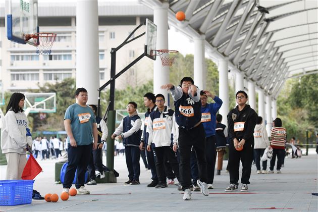 梦驰赛场燃青春 “径”彩飞扬展风华——棠外高中举行“多威杯”第二十一届田径运动会