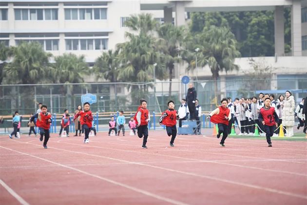 火力少年 逐梦赛场——棠外附小隆重举行第二十届田径运动会 