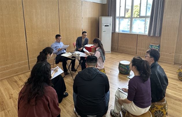 区教研员谭老师 夏校长指导