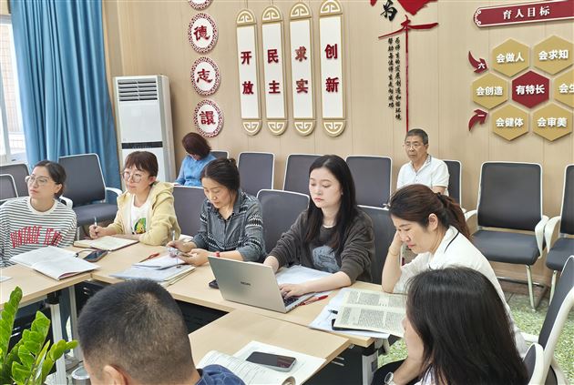 棠外高中召开课题推进暨“三课”范例优化会议