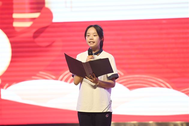 榜样为灯 学法为舟——棠外初中开展初2022级学法指导暨学生表彰大会