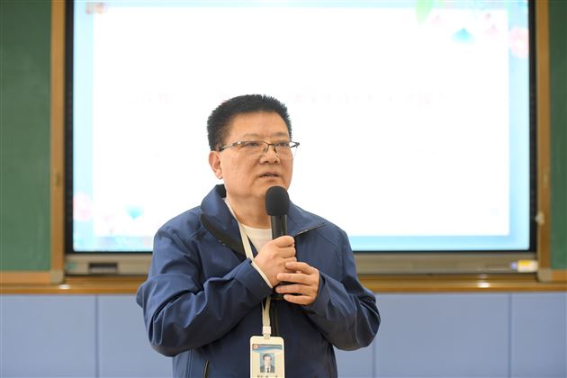 以花传情 “寓” 见幸福——棠外初中开展生活老师心理关怀主题活动