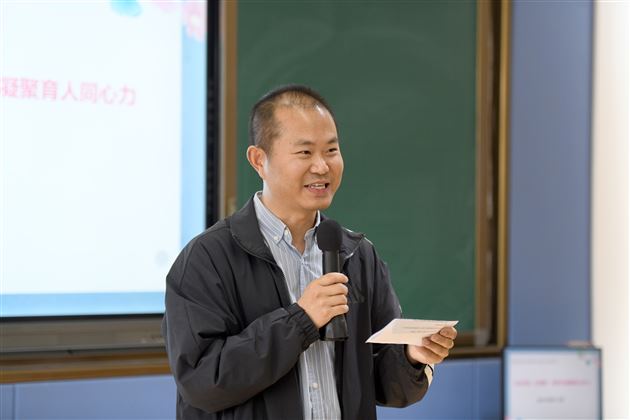 以花传情 “寓” 见幸福——棠外初中开展生活老师心理关怀主题活动