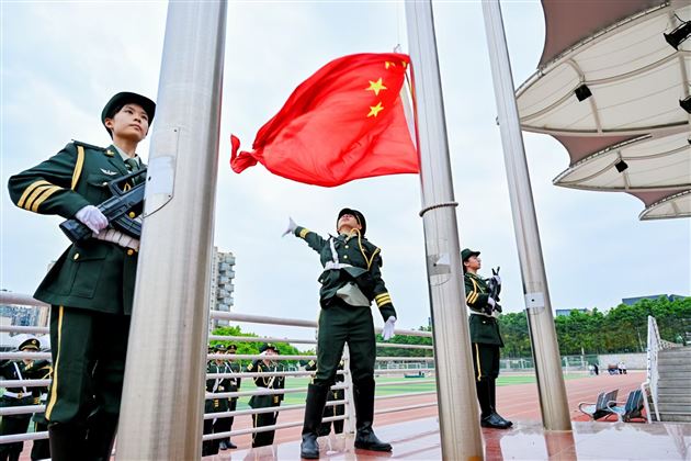 红色基因燃赛场，青春逐梦绽锋芒——成都棠湖外国语学校初中“多威杯”第二十一届春季田径运动会圆满举行 