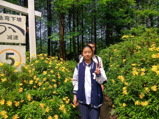 春风十里踏青去 凝心聚力共前行——棠外高2024级学子向春天出发