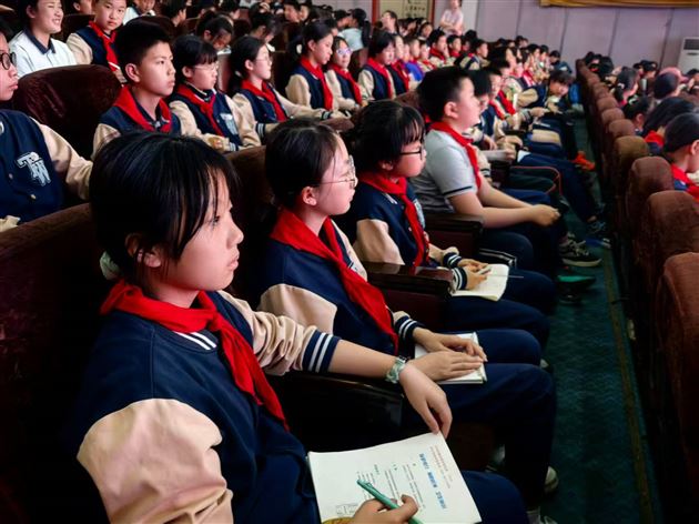 家校联动筑防线 安全用电护成长——记棠外附小六年级家长义工课堂